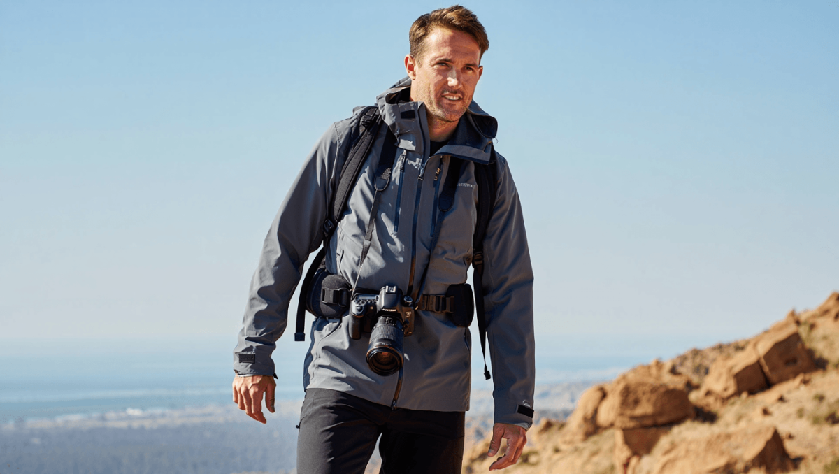 FIDLOCK SNAPSNAP camera strap entlastet beim Fotografieren
