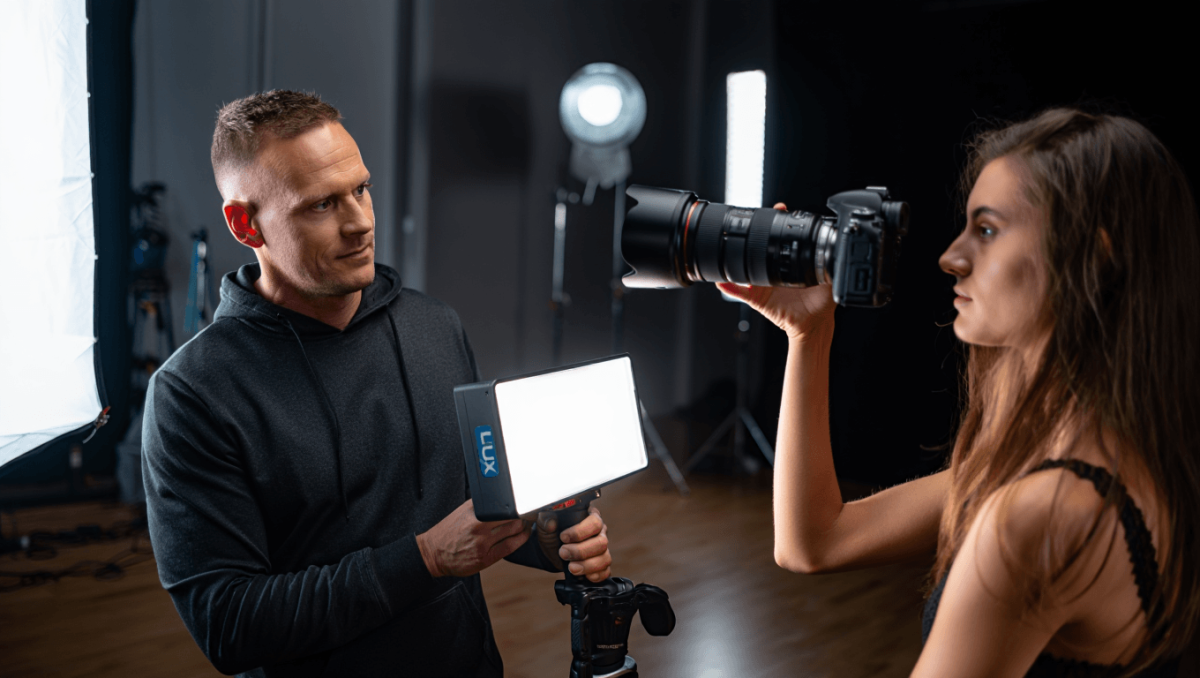 Profi-Fotograf Stephan Wiesner testet mobiles Licht-Equipment für Foto und Video