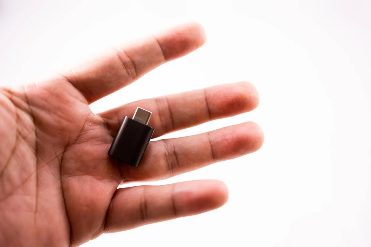 Verschiedene USB-Adapter und OTG-Kabel f&uuml;r Android-Ger&auml;te