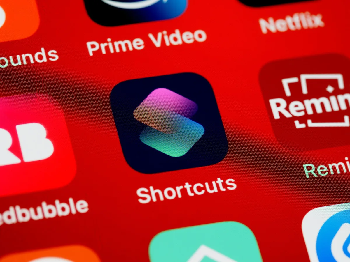 Smartphone-Startbildschirm mit App-Icons und Shortcuts f&uuml;r schnellen Zugriff