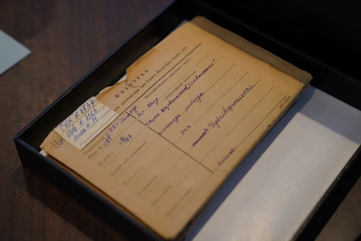 Archivmaterial und Rechercheprozess bei der Dokumentation fotografischer Nachl&auml;sse