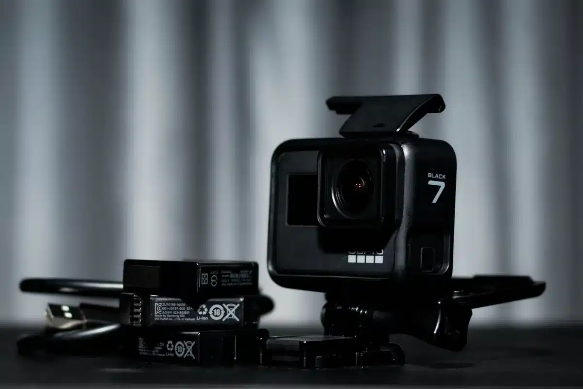 Actioncam mit gro&szlig;em Touchdisplay bei Videoaufnahmen im Wassersport