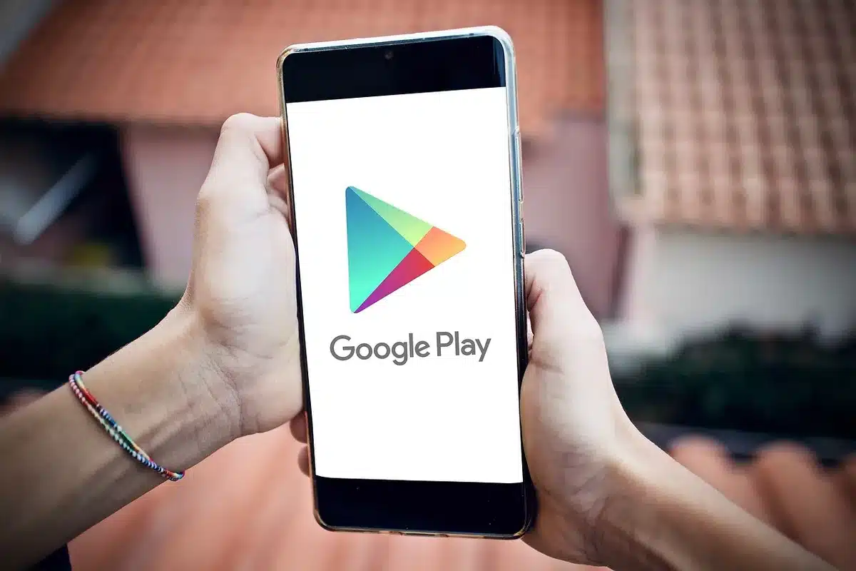 Google Play Store Menü mit Update-Optionen und Profilbild-Navigation