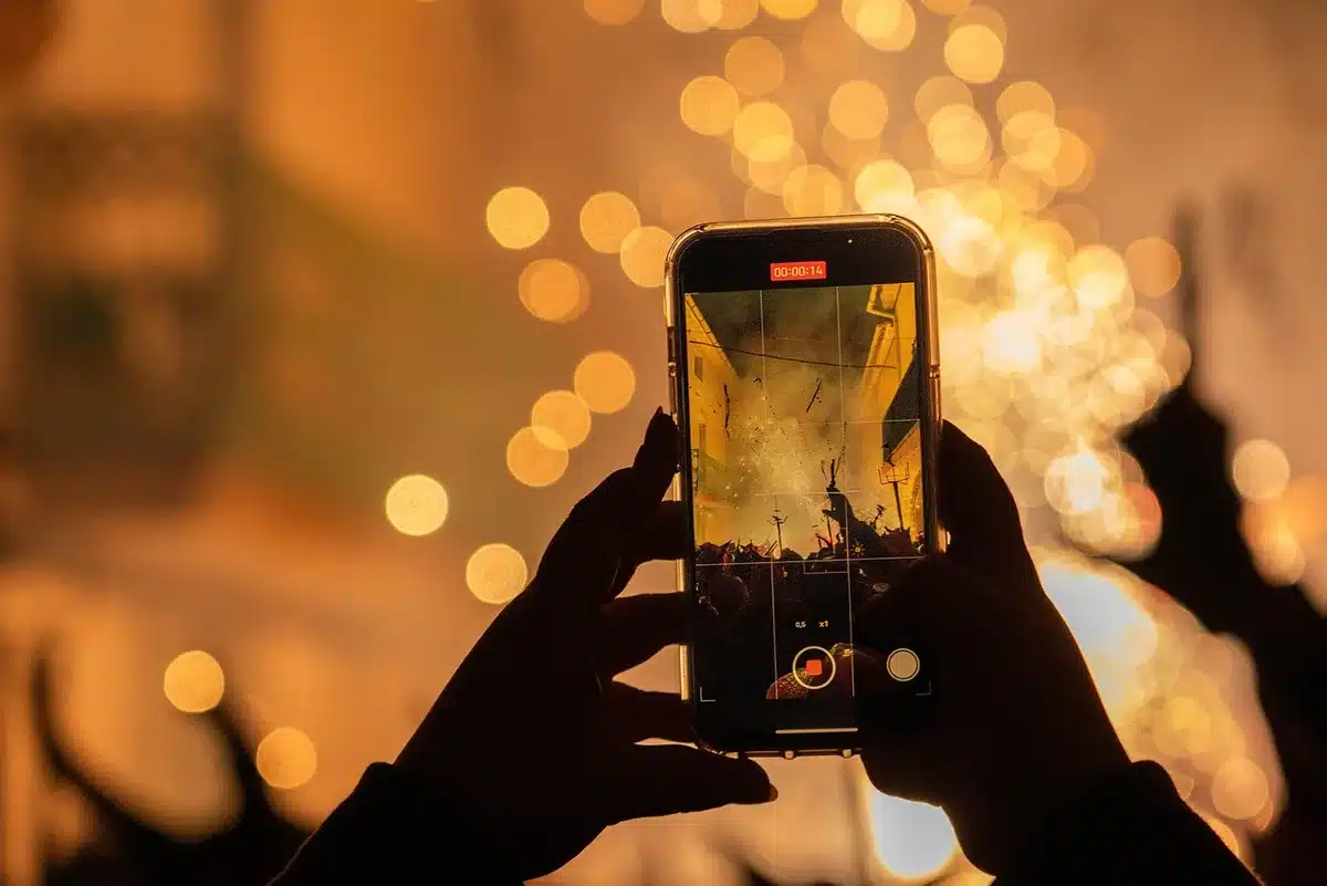 Smartphone-Bildschirm mit Google Fotos Synchronisierungseinstellungen
