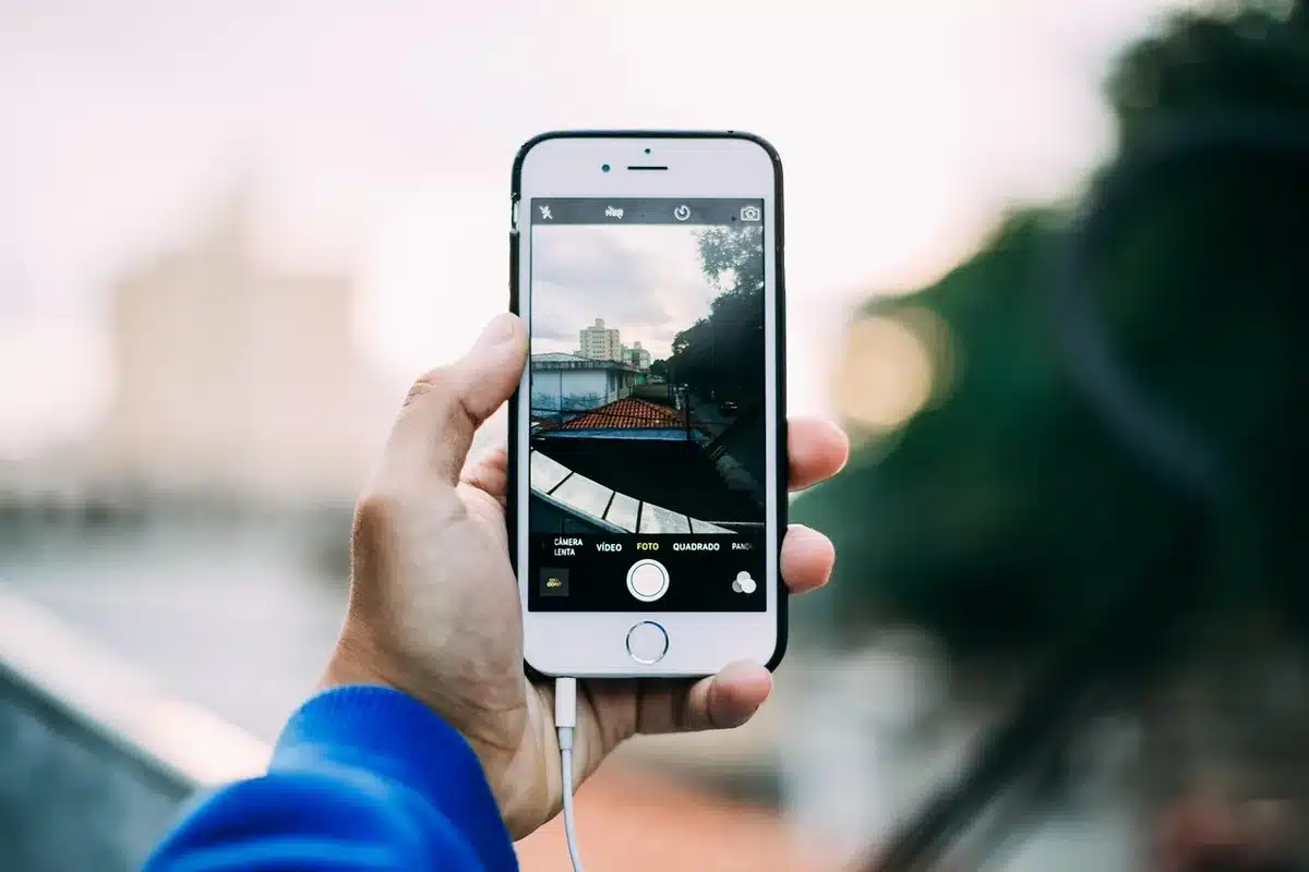Smartphone zeigt Google Fotos Einstellungen zum Backup