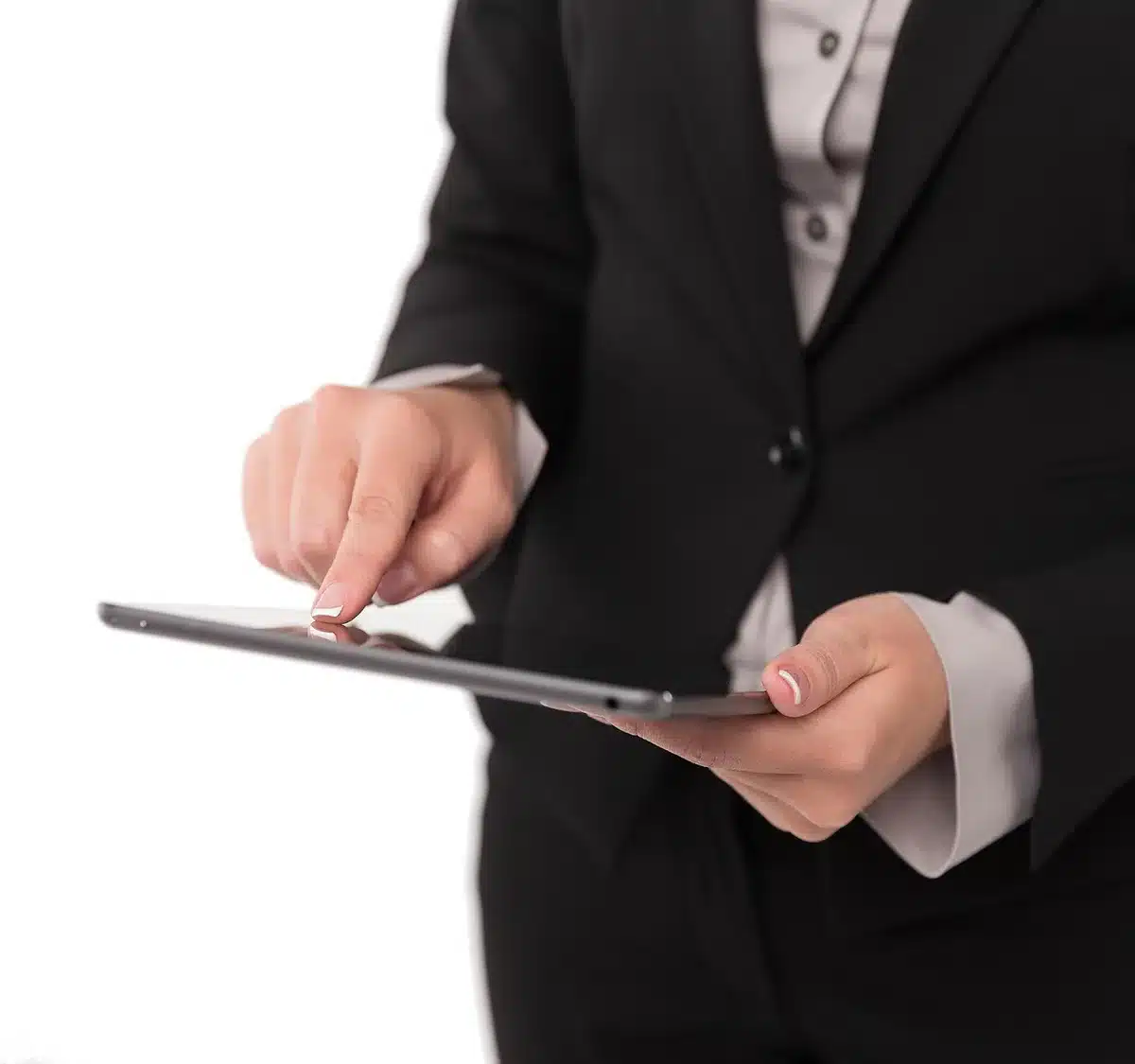 Nahaufnahme eines Tablets mit lebendigen Farben und mattem Glas